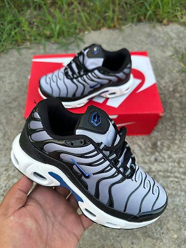 bos majice: Nike air max tn dečije patike sive NOVO Novo Brojevi 31 do 36 fb — 1