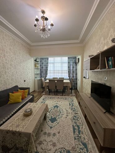 Комплекты диванов и кресел: Dəbli dizaynı və rahatlığı ilə seçilən interyer əşyaları. Qonaq otağı