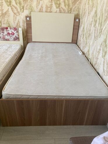Ev üçün digər mebel: Təknəfərlik çarpayı, Bazasız, Matras ilə, Siyirməsiz