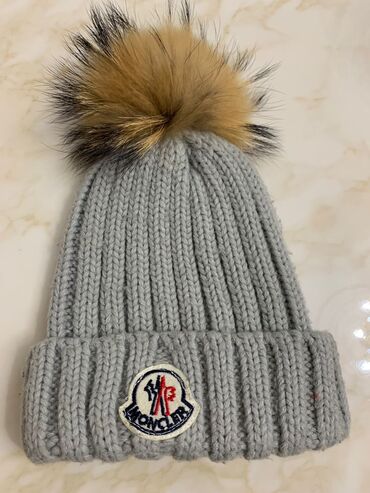Пиджаки: Moncler üslubunda toxunma papaq - Rəng: açıq boz - Material: qalın