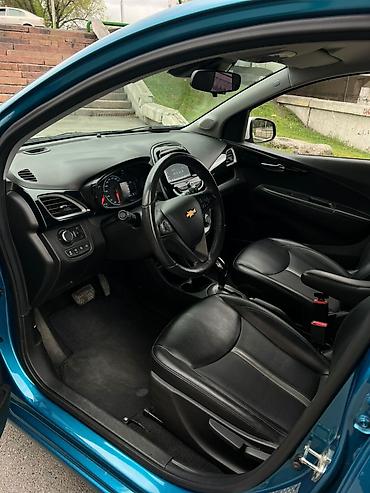 Транспорт: Chevrolet Spark: 2018 г., 1 л, Вариатор, Бензин, Хэтчбэк — 5