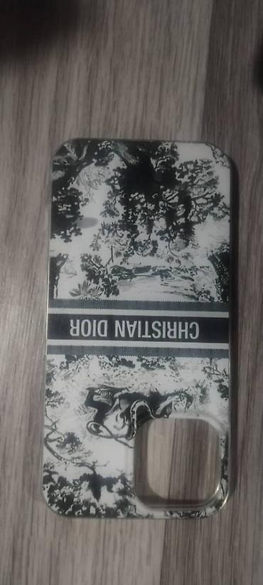 Чехлы: Срочно продаю Айфон Набор аксессуаров для iPhone с большим блоком — 8