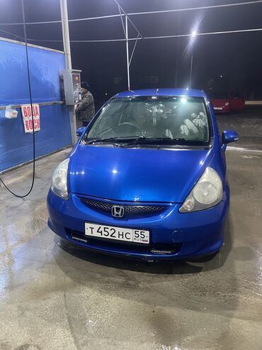 пуговичную машину: Honda Fit: 2003 г., 1.3 л, Автомат, Бензин