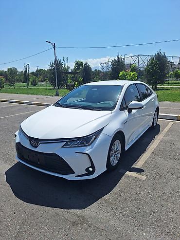 corola: Toyota Corolla: 2023 г., 1.8 л, Вариатор, Гибрид, Седан — 4
