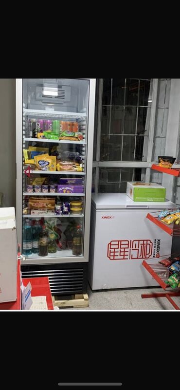 Холодильные витрины: Продаётся витринный холодильник и морозильник. Состояние 10/10. Тел