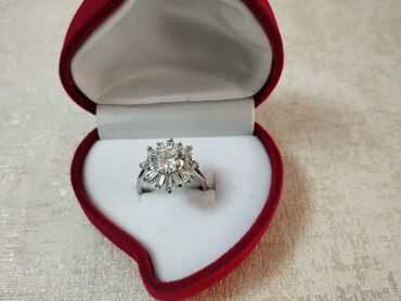 tək qaş üzüklərin qiyməti: Üzük Kaliforniyadan alınıb dəyərindən aşağı satılır baha alınıb 17 lalafo.az -da tək qaş üzüklərin qiyməti: Üzük Kaliforniyadan alınıb dəyərindən aşağı satılır baha alınıb 17