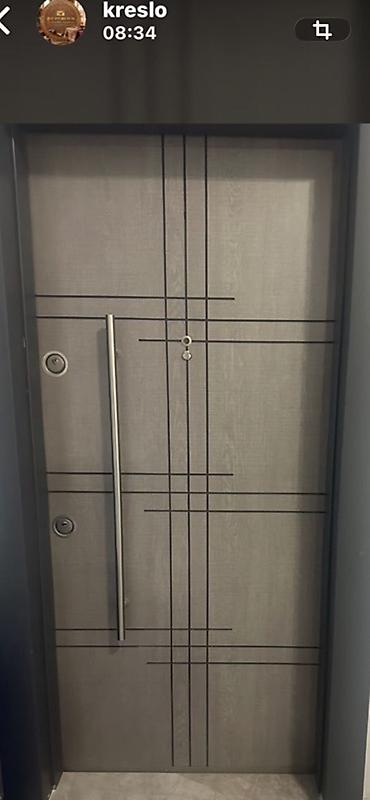 Məhsul: Giriş/zi̇rəfə qapısı (metal əsaslı, modern dizayn) Təsvir: -