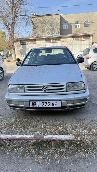 зафира ош: Volkswagen Vento: 1995 г., Механика, Бензин, Седан