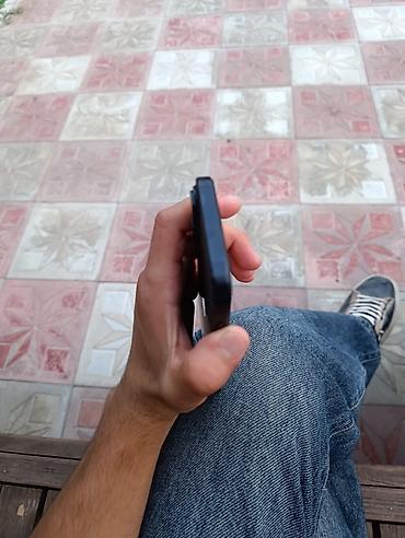 iphone 16 satis: IPhone 16, Qara, Face ID — 4