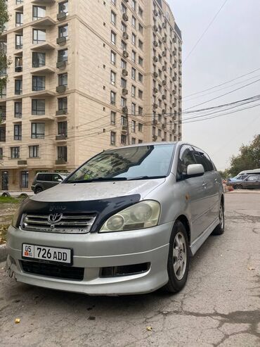 2 куб моно: Toyota Ipsum: 2003 г., 2.4 л, Автомат, Бензин, Минивэн