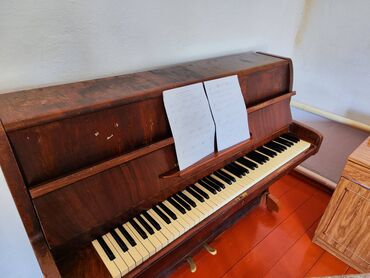 пианино для детей: Продам фортепиано звучание отличное, настраивать не надо. Немецкой