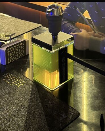 Qəlyan, vayp və aksesuarları: Kvadrat formalı stolüstü nərgilə (hookah) sistemi. - Kompakt, müasir