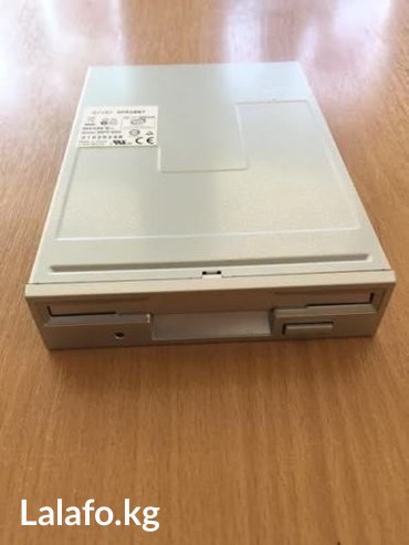пустой диск: Флоппи дисковод FDD Sony 3.5"для дискет цвет: Ivory (слоновая кость) — 2