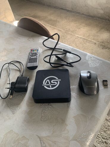android televizorlar: Tv box satılır uzaqdan idarə olunan siçan ilə birlikdə 35 azn. 1 ay