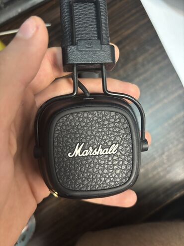 mobil wifi router: Беспроводные (Bluetooth) Наушники, Marshall, цвет - Черный
