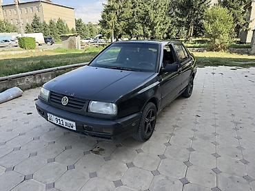 ключи б у: Volkswagen Vento: 1993 г., 1.8 л, Механика, Бензин, Седан — 2