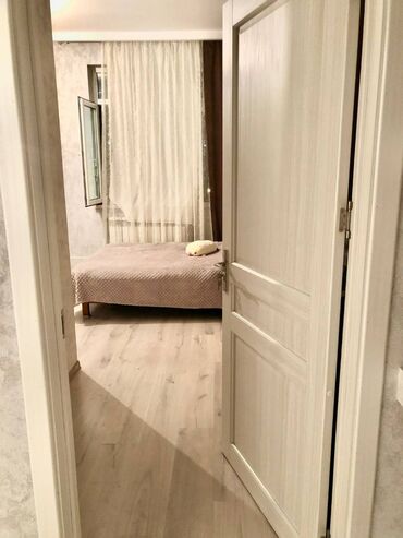 Uzunmüddətli kirayə mənzillər: Mənzil Həzi Aslanov m/s 10 dəqiqəlik yürümə məsafəsindədir.Sahəsi 110 — 13