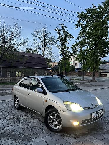 Toyota: Toyota Prius: 2000 г., Гибрид — 1