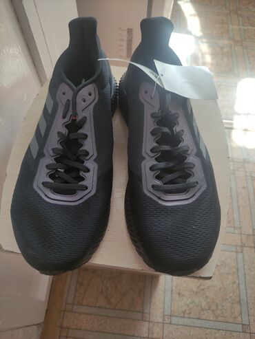 adidas ���������� в Кыргызстан | Кроссовки и спортивная обувь: Продаю абсолютно новые кроссовки Adidas оригинал 100% покупал в