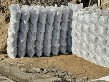 Daş tozu: Qumatsep,qirma daşin açiq və kisə şəkildə topdan ve perakende — 20