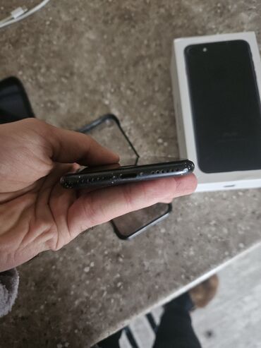 Apple iPhone: IPhone 7, 32 GB, Qara, Barmaq izi — 9