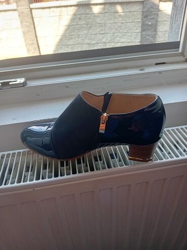 crne duboke starke: Ankle boots, 40