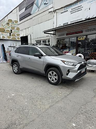 Toyota RAV4: 2019 г., Автомат, Бензин, Кроссовер