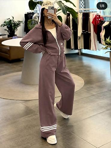 Gornji i donji deo: Zenske trenerke 
S m l xl 2xl 
3999 din — 11