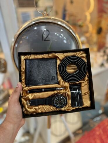 tek qaş: Спортивные Комплекты с часами, цвет - Черный