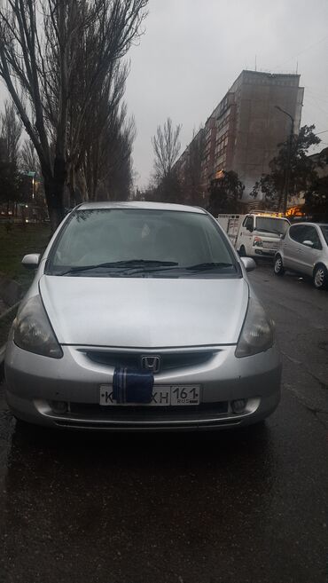 табуретка на фит: Honda Fit: 2001 г., 1.3 л, Вариатор, Бензин, Хэтчбэк