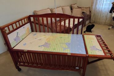 Детские односпальные кровати: Продается детская кроватка с рождения и до 7 лет. Регулируется высота — 12
