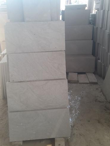 Dekorativ daşlar: Açıq bej rəngli daş plitələr hər növ tikinti və təmir işləri üçün — 7