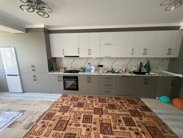 рассрочка на квартиру: 3 бөлмө, 79 кв. м, Эмереги менен