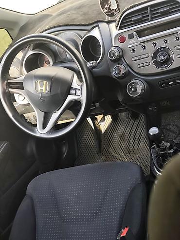 mazda 323 2003: Honda Jazz: 2009 г., 1.4 л, Автомат, Бензин, Хэтчбэк — 7