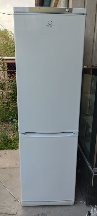кухонный топорик: Муздаткыч Indesit, Колдонулган, Эки камералуу, De frost (тамчы), 60 * 195 * 60