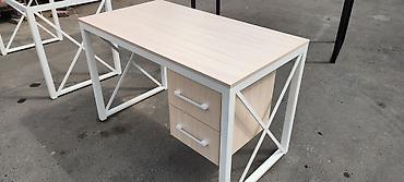 Офисные столы: Офисный стол с тумбой — 13