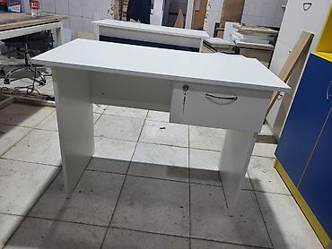 ofis stolu: Ağ rəngdə kompakt iş masası - Material: laminat/MDFlam tipli ağ panel — 2