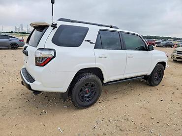 inter: Toyota 4Runner: 2023 г., 4 л, Автомат, Бензин — 4