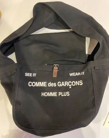 Шопперы: Продается сумка Comme des Garçons CDG в отличном состоянии. Кроссбоди