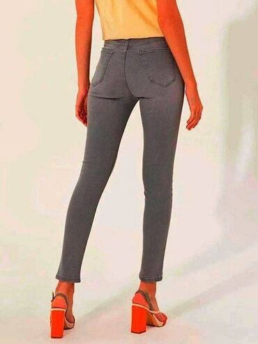 джинсы размер м: Джинсы Pierre Cardin ( от бренда Пьер Карден), серые, размер 40 - наш