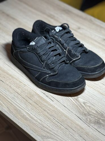 орсофит бишкек цена: Мужские кроссовки, 41, Air Jordan, Б/у, цвет - Черный