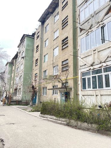 продаю в связи: 3 комнаты, 64 м², 105 серия, 2 этаж, Евроремонт