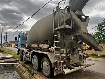 traktor traktor traktor: Yaxşı vəziyyətdədir işləkdir. Əlavə məlumatları əlaqə saxlayaraq — 5