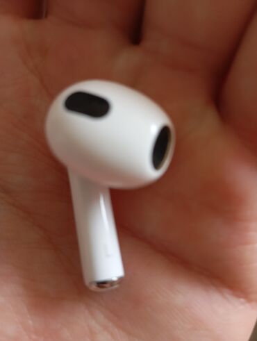 ipod touch 6: Левый наушник айр подс 3 поколении.Новый блестит,цену договоримся