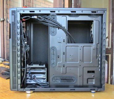 Ostali kompjuterski delovi: Fractal Design Define 4 Black Pearl Sound Proof 12kg Čelika Obloženo — 9