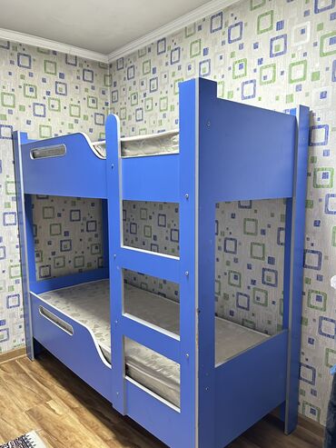 двух этажный кровати: Двухъярусная кровать, Для девочки, Для мальчика, Б/у