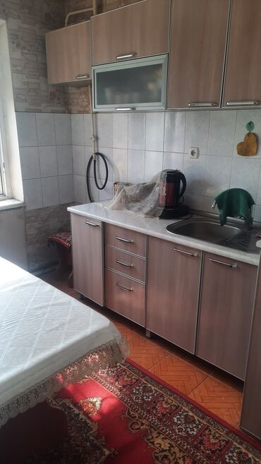 ак ордо жер уй: 2 комнаты, 50 м², Индивидуалка, 1 этаж, Старый ремонт