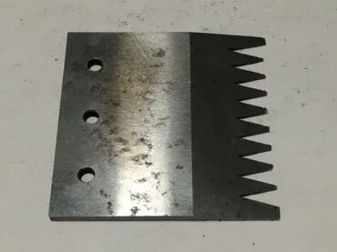 Ostali uređaji: Noz 50x50mm, debljine 2,5mm, za gumu (5047) Nije korisceno, samo je — 9