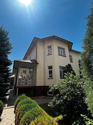 Продаем 2- этажный дом 230 м2 В районе рынка Дордой Участок 4 сотки