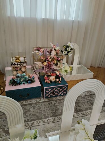 Bayram bəzəkləri: 5 eded xonça desti ve 2 eded usaq xonca dest satilir .elave olaraq — 4